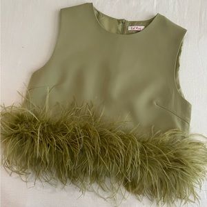 Feathered Top